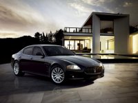 Maserati_Quattroporte_Sedan_2008.jpg