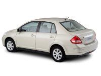 Nissan_Tiida_Sedan_2006.jpg