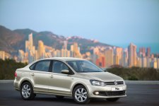 Volkswagen_Polo_sedan_32s.jpg