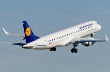 LufthansaCityline_E195_D-AECE_FRA_2011-09-01_01klein.jpg