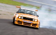 bmw-e30-m3-drifting.jpg