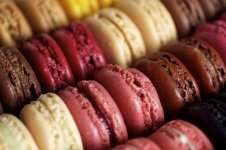 laduree-macarons-paris-pic2.jpg