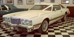 1975 Ford Thunderbird.jpg