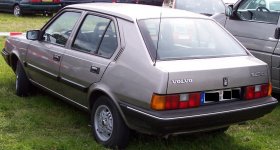 Volvo_340DL_darksilver_hl.jpg