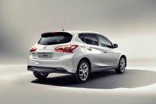 nissan-tiida-2015-2.jpg