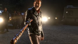 khodiachie-mertvetsy-negan-season-6-jeffrey-dean-morgan.jpg