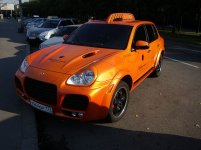 799px-Porsche_Cayenne_taxi_Moscow_2.JPG