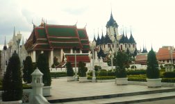 храм Loha Prasat.JPG