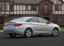 2011-Hyundai-Sonata-2-450x321.jpg